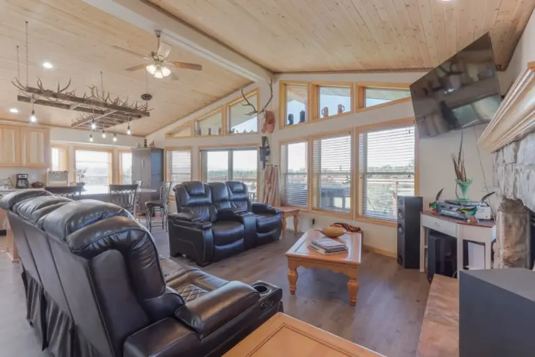 04_357c1f2a-3e51-4014-879c-313b3ac7c1d8