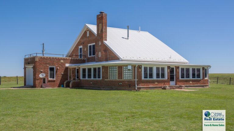 Farm & Cattle Ranch with Home For Sale in Barber County