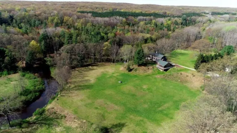 Riverfront Home with Land For Sale in Mason County