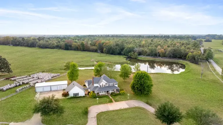 1136 CR 2001 New Boston