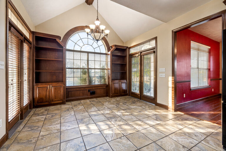 1136 CR 2001 New Boston