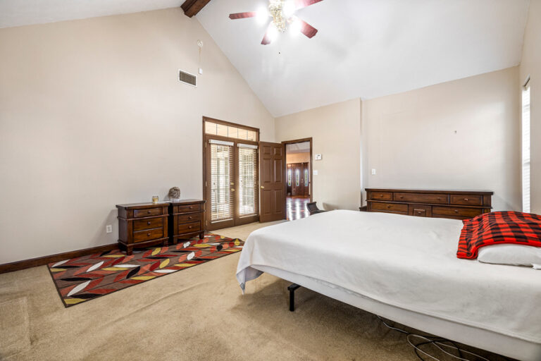 1136 CR 2001 New Boston