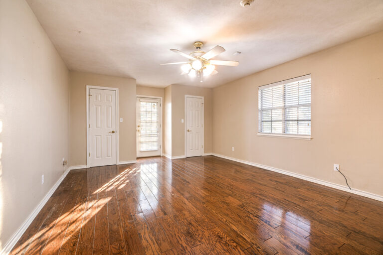 1136 CR 2001 New Boston