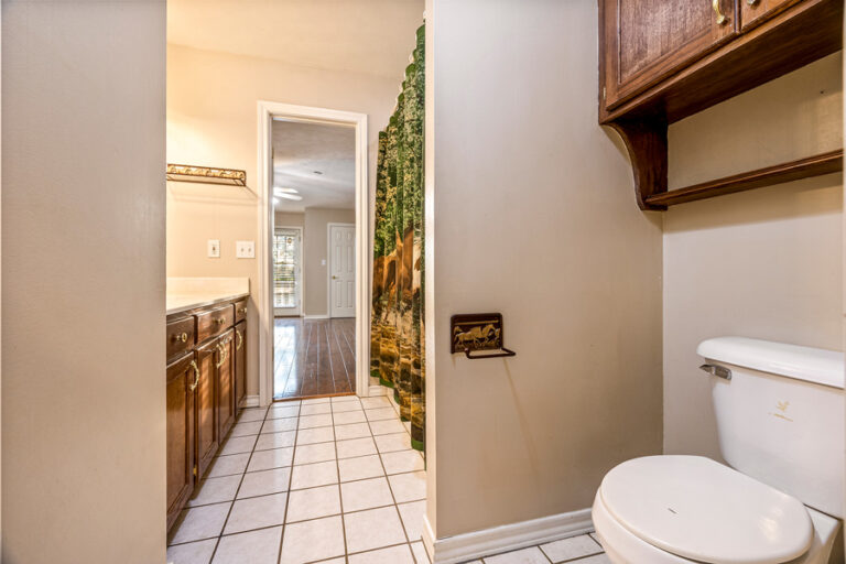 1136 CR 2001 New Boston