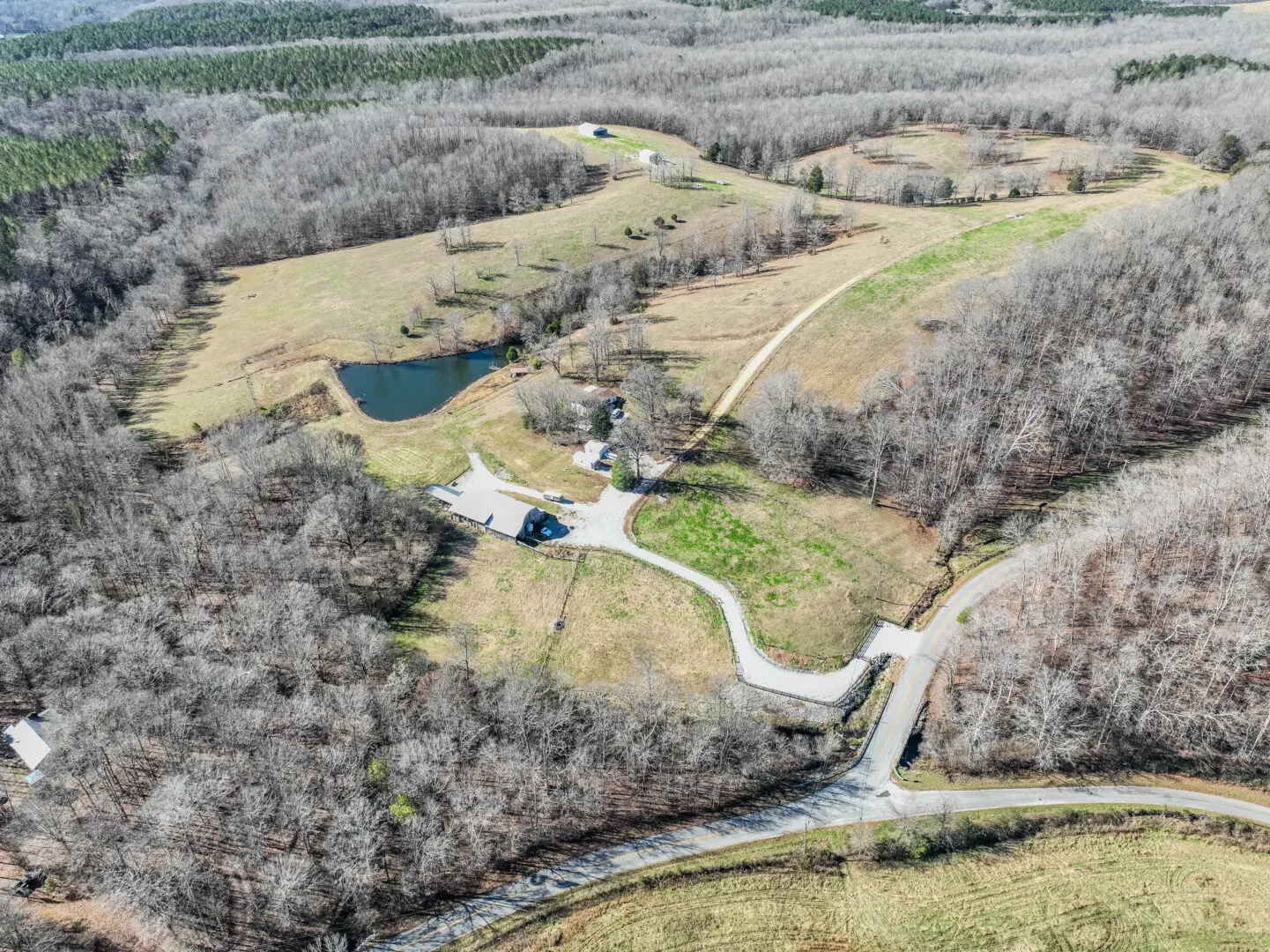 Tenessee Ranches 94-Acre Farm/Ranch in Westpoint, TN for Sale - Turnkey Paradise! | UCRP