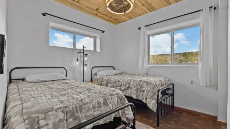 18_63e8ce8b-c9f2-45ac-82c6-ba6f24f52e65