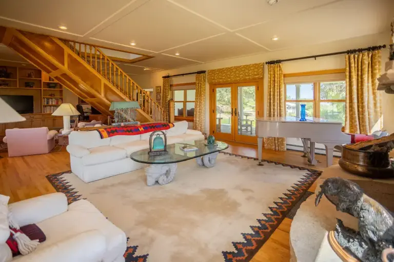 09_85a310bd-0f9c-49bb-8d78-c4f215b6663d