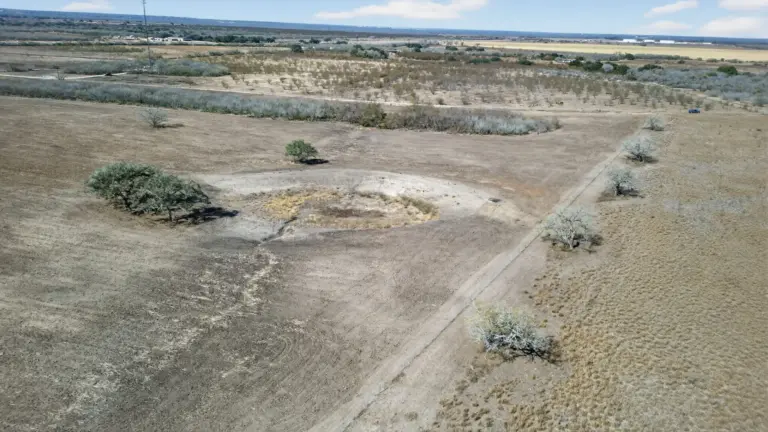 27_ea39d528-d4ec-4de0-83a1-c5186a28aced