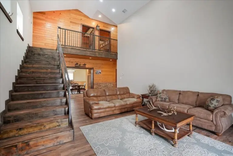 37_13d84256-0030-4c85-9e25-68f963171d16