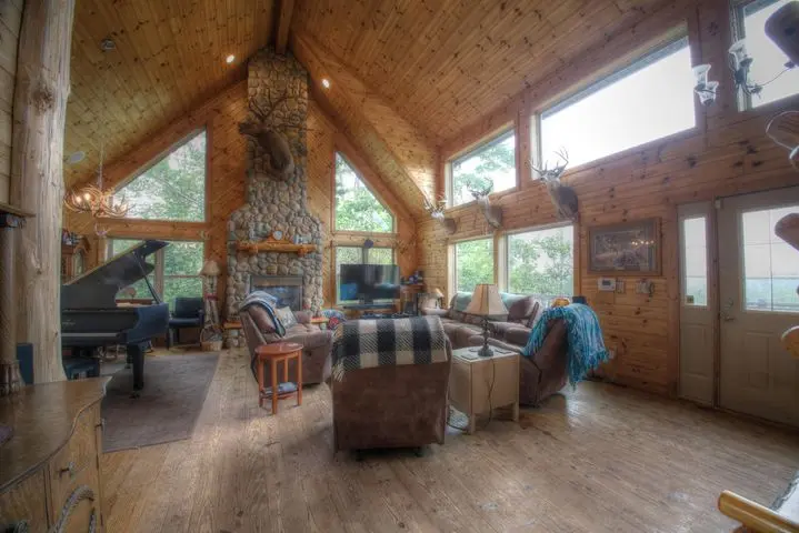 12_2775dc16-782b-453c-8caf-e54187f0fb3f