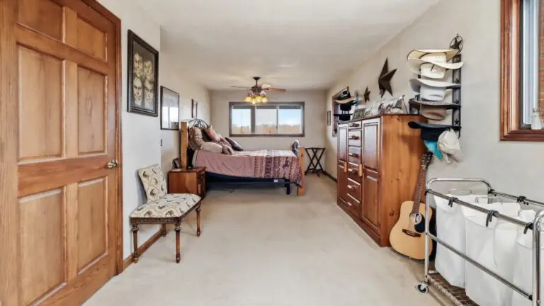 17_977cfca2-a31b-4105-b873-fea97642dbc5