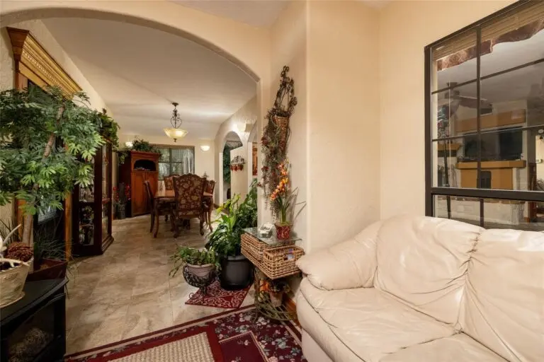 16_e0eac64c-572d-4985-8ce9-b513e08e5e8d