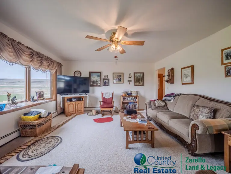 34_858570af-11f3-4cbb-8293-2d18a4372866