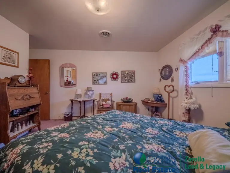 40_b0f58bb3-dd80-47df-9c6a-22ccdfa2f6f6